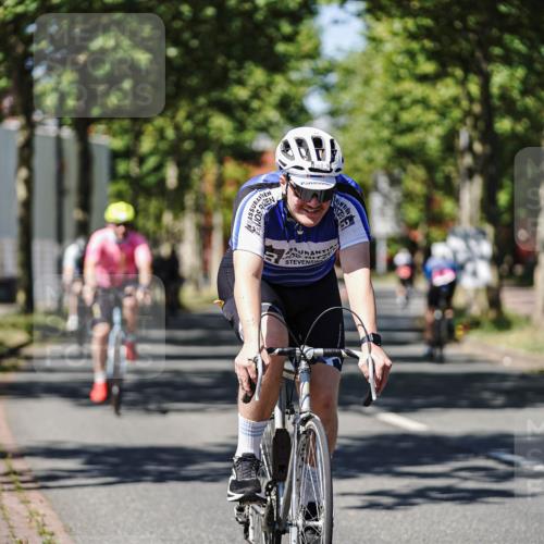 09.08.2026 - GEWOBA Citytriathlon Bremen Michael Burmester http://msf.ph/oto/9948036 09.08.2026 12:29:01 Radfahren 112, 540, 556, 563, 688, 691, 692, 703, 764, 843, 878, 969, 1007, 1141 meine-sportfotos.de