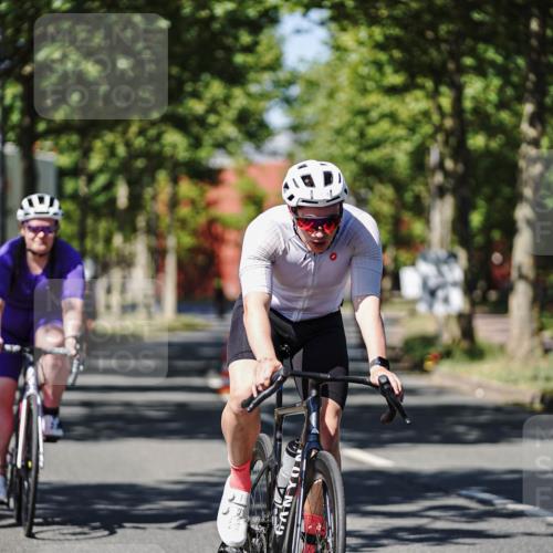 09.08.2026 - GEWOBA Citytriathlon Bremen Michael Burmester http://msf.ph/oto/9948097 09.08.2026 12:29:58 Radfahren 593, 616, 618, 641, 963, 964, 967, 1128 meine-sportfotos.de