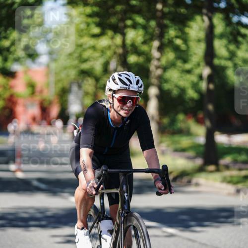 09.08.2026 - GEWOBA Citytriathlon Bremen Michael Burmester http://msf.ph/oto/9948140 09.08.2026 12:30:41 Radfahren 544, 794, 946, 959, 993, 1019, 1116, 1117, 1149 meine-sportfotos.de