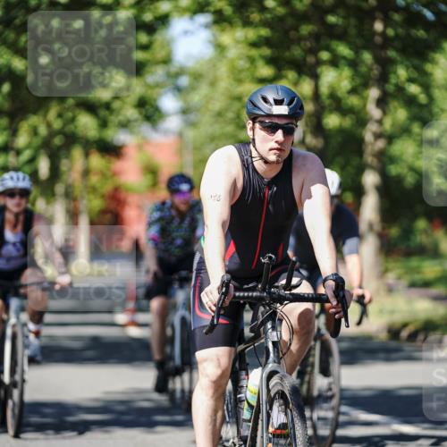 09.08.2026 - GEWOBA Citytriathlon Bremen Michael Burmester http://msf.ph/oto/9948172 09.08.2026 12:31:13 Radfahren 580, 589, 592, 645, 646, 685, 686, 710, 721, 775, 793, 824, 852, 882, 909, 947, 1101 meine-sportfotos.de