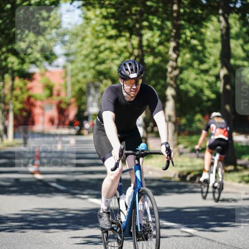09.08.2026 - GEWOBA Citytriathlon Bremen Michael Burmester http://msf.ph/oto/9948176 09.08.2026 12:31:15 Radfahren 580, 589, 592, 645, 646, 685, 686, 710, 775, 793, 852, 909, 947, 1101, 1150 meine-sportfotos.de