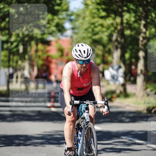 09.08.2026 - GEWOBA Citytriathlon Bremen Michael Burmester http://msf.ph/oto/9948224 09.08.2026 12:32:11 Radfahren 579, 650, 867, 884, 920, 924, 955, 990 meine-sportfotos.de