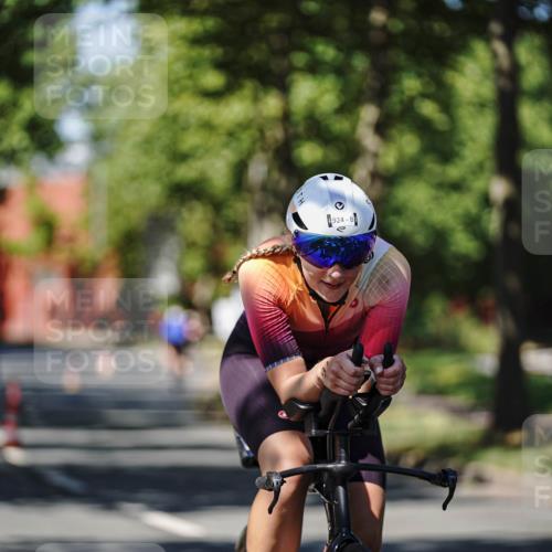 09.08.2026 - GEWOBA Citytriathlon Bremen Michael Burmester http://msf.ph/oto/9948226 09.08.2026 12:32:13 Radfahren 579, 650, 867, 884, 920, 924, 955, 990 meine-sportfotos.de