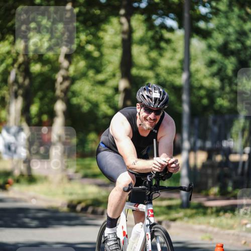 09.08.2026 - GEWOBA Citytriathlon Bremen Michael Burmester http://msf.ph/oto/9948232 09.08.2026 12:32:19 Radfahren 579, 650, 680, 765, 867, 884, 920, 924, 990, 1006 meine-sportfotos.de