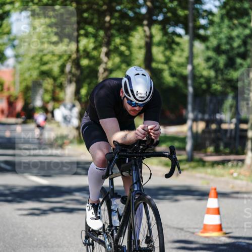 09.08.2026 - GEWOBA Citytriathlon Bremen Michael Burmester http://msf.ph/oto/9948237 09.08.2026 12:32:26 Radfahren 590, 594, 680, 765, 867, 874, 920, 924, 1006 meine-sportfotos.de