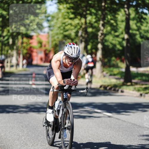 09.08.2026 - GEWOBA Citytriathlon Bremen Michael Burmester http://msf.ph/oto/9948249 09.08.2026 12:32:35 Radfahren 590, 594, 680, 874, 983, 1006, 1008 meine-sportfotos.de
