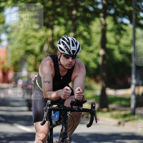 09.08.2026 - GEWOBA Citytriathlon Bremen Michael Burmester http://msf.ph/oto/9948251 09.08.2026 12:32:39 Radfahren 590, 594, 874, 921, 983, 1008 meine-sportfotos.de