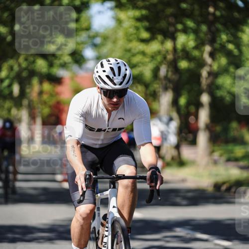 09.08.2026 - GEWOBA Citytriathlon Bremen Michael Burmester http://msf.ph/oto/9948257 09.08.2026 12:32:47 Radfahren 636, 875, 921, 983, 1008, 1137 meine-sportfotos.de