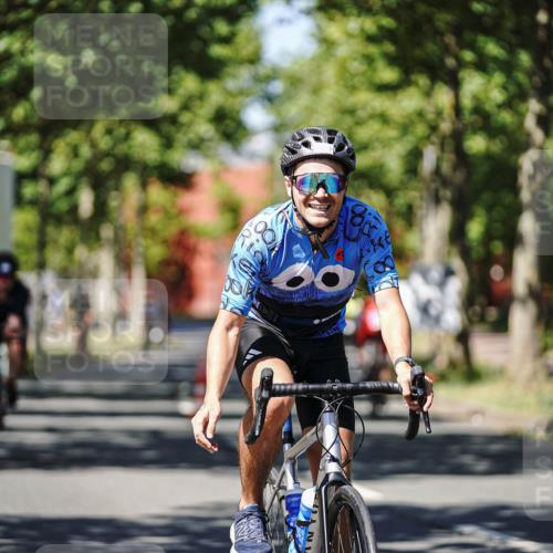 09.08.2026 - GEWOBA Citytriathlon Bremen Michael Burmester http://msf.ph/oto/9948287 09.08.2026 12:33:34 Radfahren 583, 615, 648, 679, 717, 769, 784, 880, 1006, 1133 meine-sportfotos.de