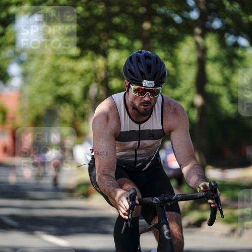 09.08.2026 - GEWOBA Citytriathlon Bremen Michael Burmester http://msf.ph/oto/9948302 09.08.2026 12:33:52 Radfahren 648, 750, 784, 914, 932, 1006, 1158 meine-sportfotos.de