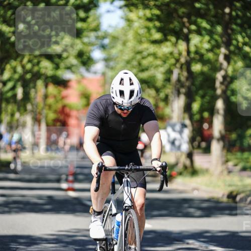 09.08.2026 - GEWOBA Citytriathlon Bremen Michael Burmester http://msf.ph/oto/9948335 09.08.2026 12:34:18 Radfahren 545, 569, 611, 733, 1013, 1015, 1143, 1160 meine-sportfotos.de