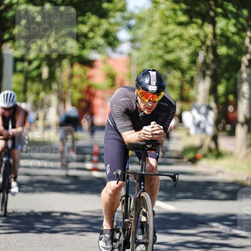 09.08.2026 - GEWOBA Citytriathlon Bremen Michael Burmester http://msf.ph/oto/9948368 09.08.2026 12:34:45 Radfahren 557, 628, 726, 757, 855, 939, 1145 meine-sportfotos.de