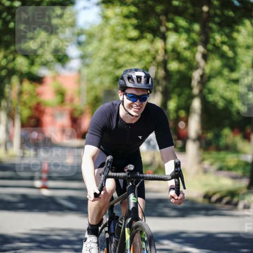 09.08.2026 - GEWOBA Citytriathlon Bremen Michael Burmester http://msf.ph/oto/9948384 09.08.2026 12:34:57 Radfahren 557, 638, 756, 855, 939, 1145 meine-sportfotos.de
