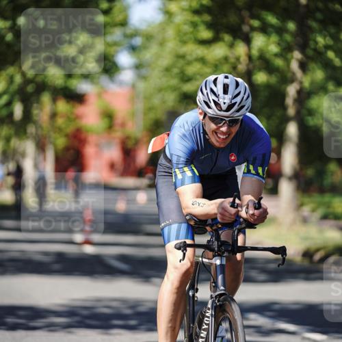 09.08.2026 - GEWOBA Citytriathlon Bremen Michael Burmester http://msf.ph/oto/9948388 09.08.2026 12:35:04 Radfahren 555, 574, 598, 624, 638, 756, 807, 1145 meine-sportfotos.de