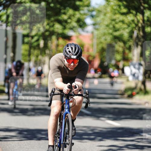 09.08.2026 - GEWOBA Citytriathlon Bremen Michael Burmester http://msf.ph/oto/9948393 09.08.2026 12:35:08 Radfahren 555, 574, 598, 624, 638, 778, 807, 846 meine-sportfotos.de