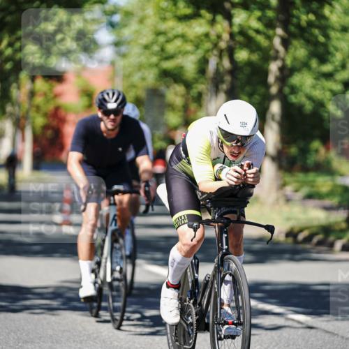 09.08.2026 - GEWOBA Citytriathlon Bremen Michael Burmester http://msf.ph/oto/9948477 09.08.2026 12:36:15 Radfahren 560, 562, 564, 565, 682, 737, 748, 781, 948, 981, 1110, 1119, 1139 meine-sportfotos.de