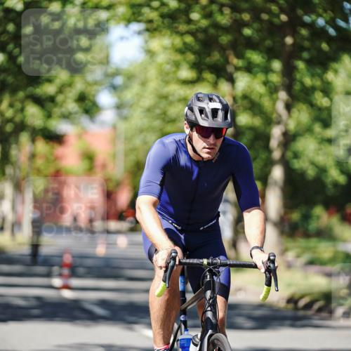 09.08.2026 - GEWOBA Citytriathlon Bremen Michael Burmester http://msf.ph/oto/9948488 09.08.2026 12:36:26 Radfahren 560, 562, 668, 673, 682, 748, 749, 780, 864, 948, 979, 1110, 1118, 1129, 1139, 1146 meine-sportfotos.de