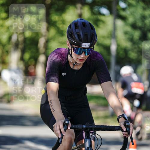 09.08.2026 - GEWOBA Citytriathlon Bremen Michael Burmester http://msf.ph/oto/9948532 09.08.2026 12:37:00 Radfahren 787, 823, 861, 872, 943, 970, 1147 meine-sportfotos.de