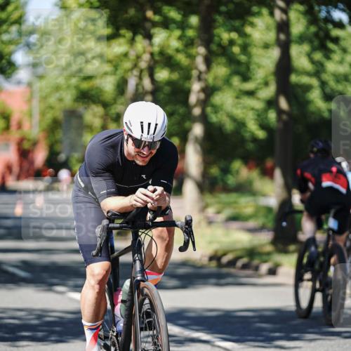 09.08.2026 - GEWOBA Citytriathlon Bremen Michael Burmester http://msf.ph/oto/9948587 09.08.2026 12:37:44 Radfahren 639, 678, 687, 727, 745, 816, 935, 1109 meine-sportfotos.de