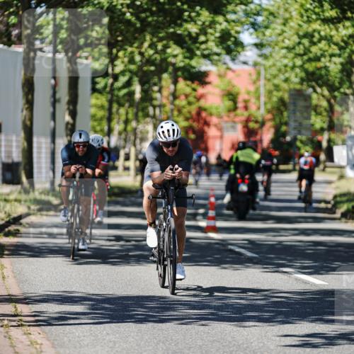 09.08.2026 - GEWOBA Citytriathlon Bremen Michael Burmester http://msf.ph/oto/9948590 09.08.2026 12:37:49 Radfahren 559, 571, 639, 687, 727, 745, 1114 meine-sportfotos.de