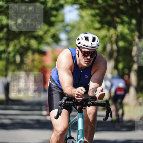 09.08.2026 - GEWOBA Citytriathlon Bremen Michael Burmester http://msf.ph/oto/9948598 09.08.2026 12:37:52 Radfahren 559, 571, 687, 745, 1114 meine-sportfotos.de