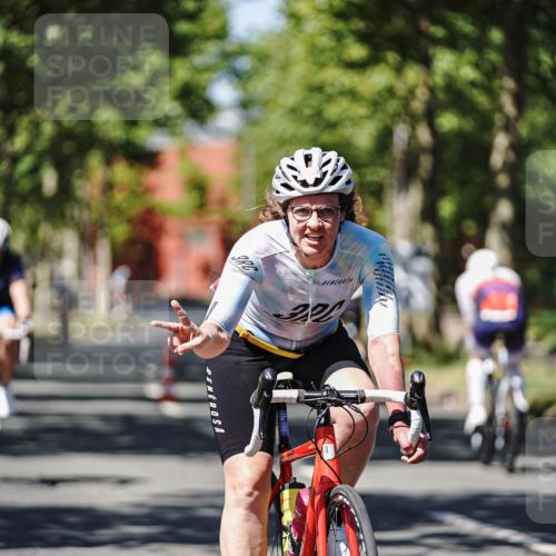 09.08.2026 - GEWOBA Citytriathlon Bremen Michael Burmester http://msf.ph/oto/9948607 09.08.2026 12:38:01 Radfahren 559, 571, 687, 763, 806, 897, 911, 960, 1017, 1113, 1114 meine-sportfotos.de