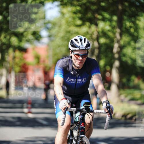 09.08.2026 - GEWOBA Citytriathlon Bremen Michael Burmester http://msf.ph/oto/9948610 09.08.2026 12:38:02 Radfahren 559, 571, 687, 763, 806, 897, 911, 960, 1017, 1113, 1114 meine-sportfotos.de