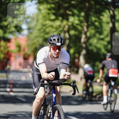 09.08.2026 - GEWOBA Citytriathlon Bremen Michael Burmester http://msf.ph/oto/9948688 09.08.2026 12:39:14 Radfahren 664, 759, 770, 776, 817, 931, 1124 meine-sportfotos.de