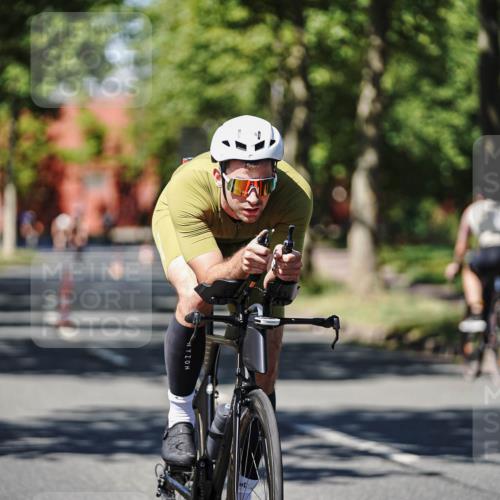 09.08.2026 - GEWOBA Citytriathlon Bremen Michael Burmester http://msf.ph/oto/9948701 09.08.2026 12:39:32 Radfahren 612, 656, 705, 783, 817, 896 meine-sportfotos.de