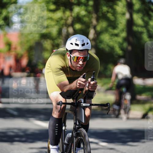 09.08.2026 - GEWOBA Citytriathlon Bremen Michael Burmester http://msf.ph/oto/9948702 09.08.2026 12:39:33 Radfahren 612, 656, 705, 783, 834, 896 meine-sportfotos.de