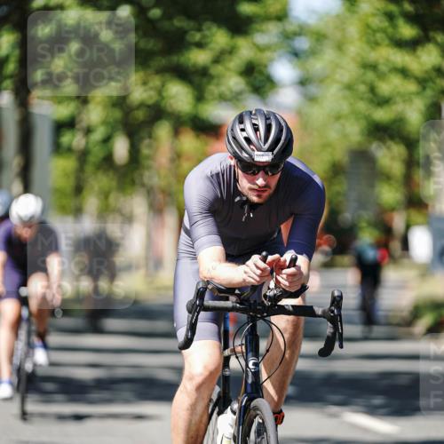 09.08.2026 - GEWOBA Citytriathlon Bremen Michael Burmester http://msf.ph/oto/9948781 09.08.2026 12:40:26 Radfahren 626, 671, 701, 707, 743, 789, 809, 819, 888, 919, 953, 954, 1115, 1127 meine-sportfotos.de