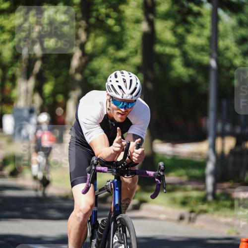 09.08.2026 - GEWOBA Citytriathlon Bremen Michael Burmester http://msf.ph/oto/9948811 09.08.2026 12:40:53 Radfahren 586, 601, 620, 644, 651, 774, 800, 805, 848, 976 meine-sportfotos.de