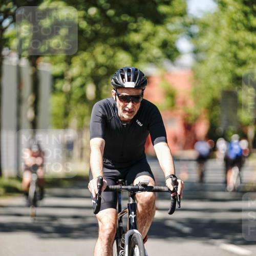 09.08.2026 - GEWOBA Citytriathlon Bremen Michael Burmester http://msf.ph/oto/9948817 09.08.2026 12:41:03 Radfahren 586, 601, 620, 774, 800, 848, 889, 956, 1131 meine-sportfotos.de