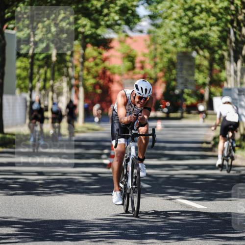 09.08.2026 - GEWOBA Citytriathlon Bremen Michael Burmester http://msf.ph/oto/9948826 09.08.2026 12:41:18 Radfahren 548, 702, 711, 858, 982 meine-sportfotos.de