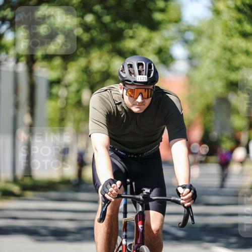 09.08.2026 - GEWOBA Citytriathlon Bremen Michael Burmester http://msf.ph/oto/9948872 09.08.2026 12:41:52 Radfahren 578, 684, 718, 731, 766, 873, 1121, 1123 meine-sportfotos.de