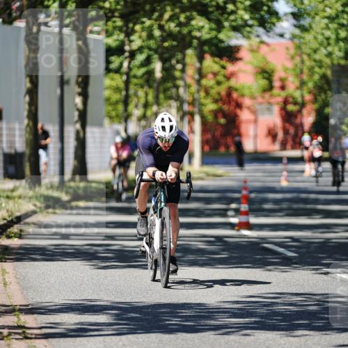 09.08.2026 - GEWOBA Citytriathlon Bremen Michael Burmester http://msf.ph/oto/9948890 09.08.2026 12:42:13 Radfahren 753, 1102, 1107, 1153 meine-sportfotos.de