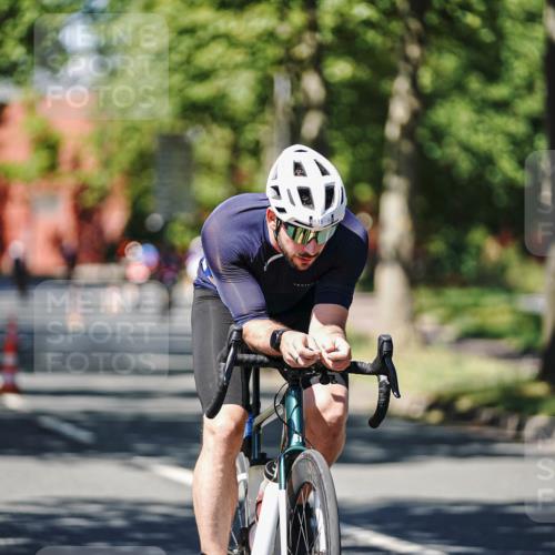 09.08.2026 - GEWOBA Citytriathlon Bremen Michael Burmester http://msf.ph/oto/9948893 09.08.2026 12:42:14 Radfahren 635, 753, 1102, 1107, 1153 meine-sportfotos.de