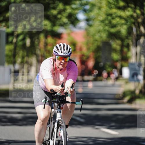 09.08.2026 - GEWOBA Citytriathlon Bremen Michael Burmester http://msf.ph/oto/9948896 09.08.2026 12:42:17 Radfahren 635, 753, 782, 1102, 1153 meine-sportfotos.de