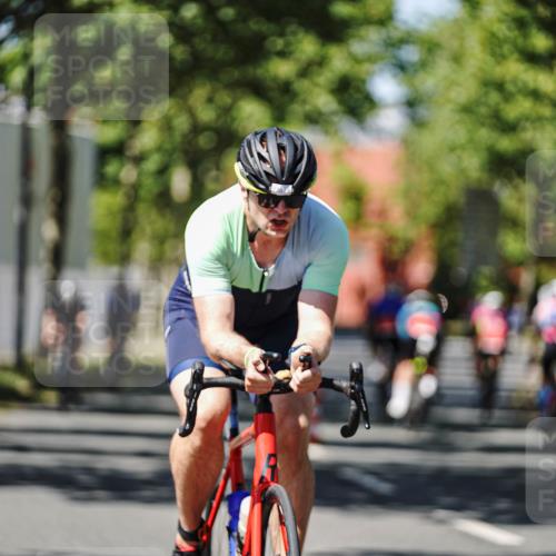 09.08.2026 - GEWOBA Citytriathlon Bremen Michael Burmester http://msf.ph/oto/9948923 09.08.2026 12:42:44 Radfahren 681, 720, 885, 890, 942, 966, 1104, 1140 meine-sportfotos.de