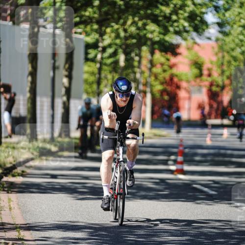 09.08.2026 - GEWOBA Citytriathlon Bremen Michael Burmester http://msf.ph/oto/9948938 09.08.2026 12:42:56 Radfahren 543, 588, 649, 681, 785, 890, 942, 1010, 1104, 1140 meine-sportfotos.de