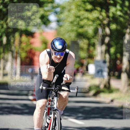 09.08.2026 - GEWOBA Citytriathlon Bremen Michael Burmester http://msf.ph/oto/9948939 09.08.2026 12:42:57 Radfahren 543, 588, 649, 681, 785, 890, 942, 1010, 1104, 1140 meine-sportfotos.de
