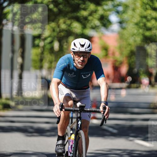 09.08.2026 - GEWOBA Citytriathlon Bremen Michael Burmester http://msf.ph/oto/9948946 09.08.2026 12:43:01 Radfahren 543, 588, 649, 785, 890, 942, 1010, 1104, 1140 meine-sportfotos.de