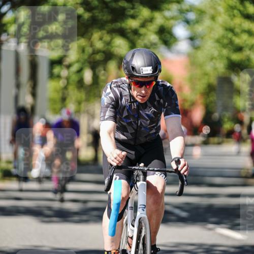 09.08.2026 - GEWOBA Citytriathlon Bremen Michael Burmester http://msf.ph/oto/9948955 09.08.2026 12:43:13 Radfahren 543, 546, 558, 649, 674, 859, 887, 945, 991, 996, 1010, 1108 meine-sportfotos.de