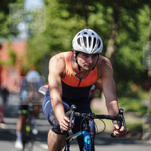 09.08.2026 - GEWOBA Citytriathlon Bremen Michael Burmester http://msf.ph/oto/9948972 09.08.2026 12:43:21 Radfahren 546, 558, 621, 643, 674, 700, 732, 859, 887, 898, 944, 945, 989, 991, 996, 1105, 1108 meine-sportfotos.de