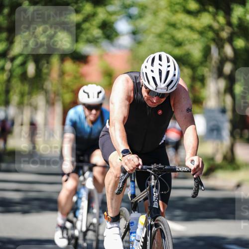 09.08.2026 - GEWOBA Citytriathlon Bremen Michael Burmester http://msf.ph/oto/9948975 09.08.2026 12:43:23 Radfahren 546, 558, 621, 643, 674, 700, 732, 859, 887, 898, 944, 945, 989, 991, 996, 1105, 1108, 1148 meine-sportfotos.de