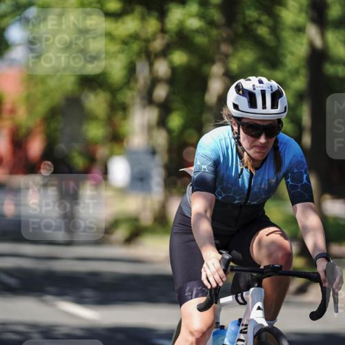09.08.2026 - GEWOBA Citytriathlon Bremen Michael Burmester http://msf.ph/oto/9948977 09.08.2026 12:43:23 Radfahren 546, 558, 621, 643, 674, 700, 732, 859, 887, 898, 944, 945, 989, 991, 996, 1105, 1108, 1148 meine-sportfotos.de