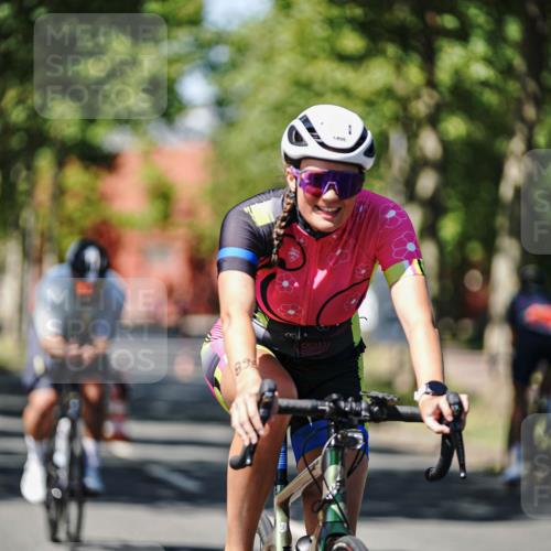 09.08.2026 - GEWOBA Citytriathlon Bremen Michael Burmester http://msf.ph/oto/9948991 09.08.2026 12:43:29 Radfahren 546, 621, 643, 674, 700, 712, 732, 797, 898, 944, 989, 991, 1105, 1108, 1148 meine-sportfotos.de