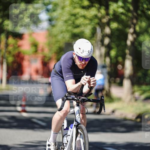 09.08.2026 - GEWOBA Citytriathlon Bremen Michael Burmester http://msf.ph/oto/9949002 09.08.2026 12:43:45 Radfahren 633, 712, 797, 1125 meine-sportfotos.de