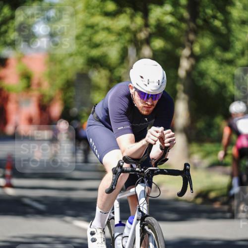 09.08.2026 - GEWOBA Citytriathlon Bremen Michael Burmester http://msf.ph/oto/9949003 09.08.2026 12:43:45 Radfahren 633, 712, 797, 1125 meine-sportfotos.de