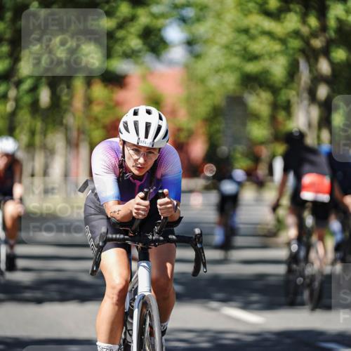 09.08.2026 - GEWOBA Citytriathlon Bremen Michael Burmester http://msf.ph/oto/9949034 09.08.2026 12:44:14 Radfahren 614, 658, 660, 661, 714, 854, 891, 957, 974 meine-sportfotos.de